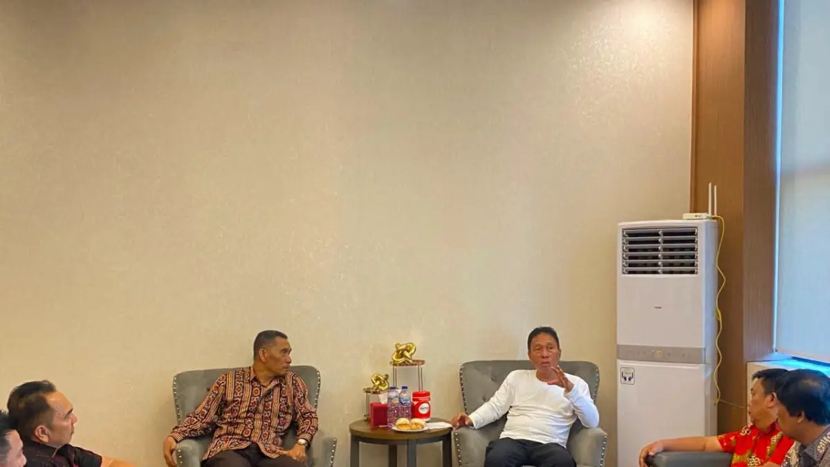 SILATURAHMI: Ketua Umum Pucuk Pimpinan Kerapatan Gereja Protestan Minahasa (KGPM) Periode Pelayanan 2026–2031, Gembala Tedius Batasina, sambangi Kantor Bupati Minsel.