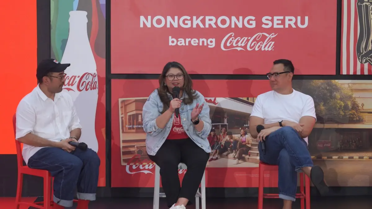 Eva Lusiana (tengah), President Director Coca-Cola Indonesia, berdiskusi dengan Gupta Sitorus (kanan) dan Primo Rizky (kiri), Restaurateur dan Praktisi Industri Kuliner Indonesia mengenai tren food pairing