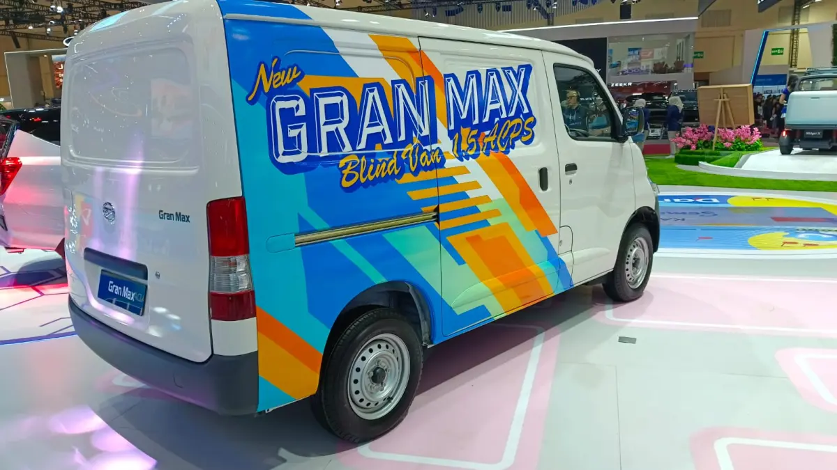Gran Max Blind Van 1.5 MT AC PS