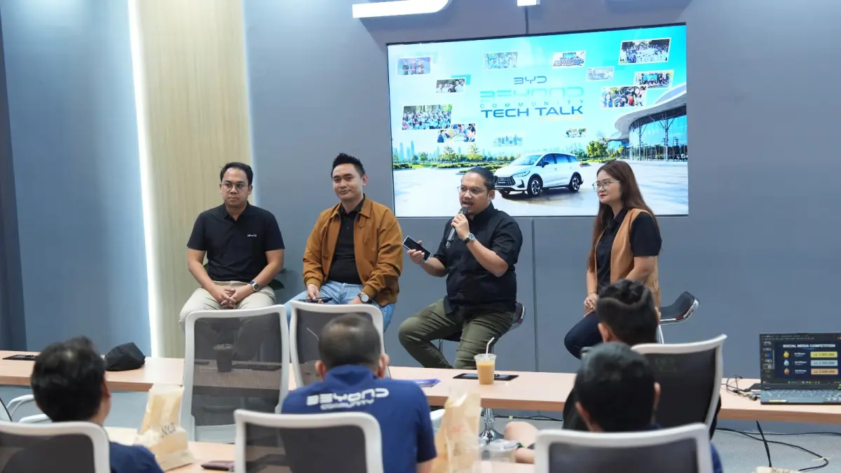 Komunitas BEYOND mengikuti edukasi dan test drive teknologi BYD M6 DM di GIIAS 2026.