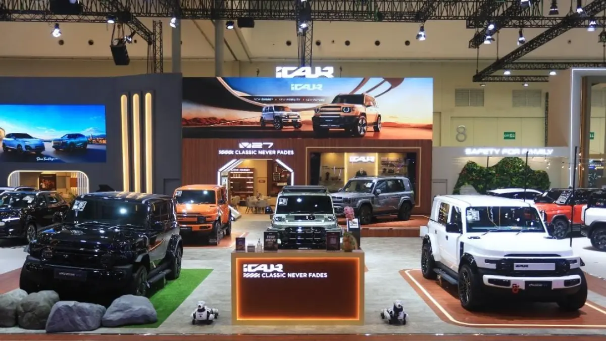 iCAR Indonesia menghadirkan pengalaman brand yang berbeda dalam ajang GAIKINDO Indonesia International Auto Show (GIIAS) 2026 melalui booth bertema Classic Never Fades