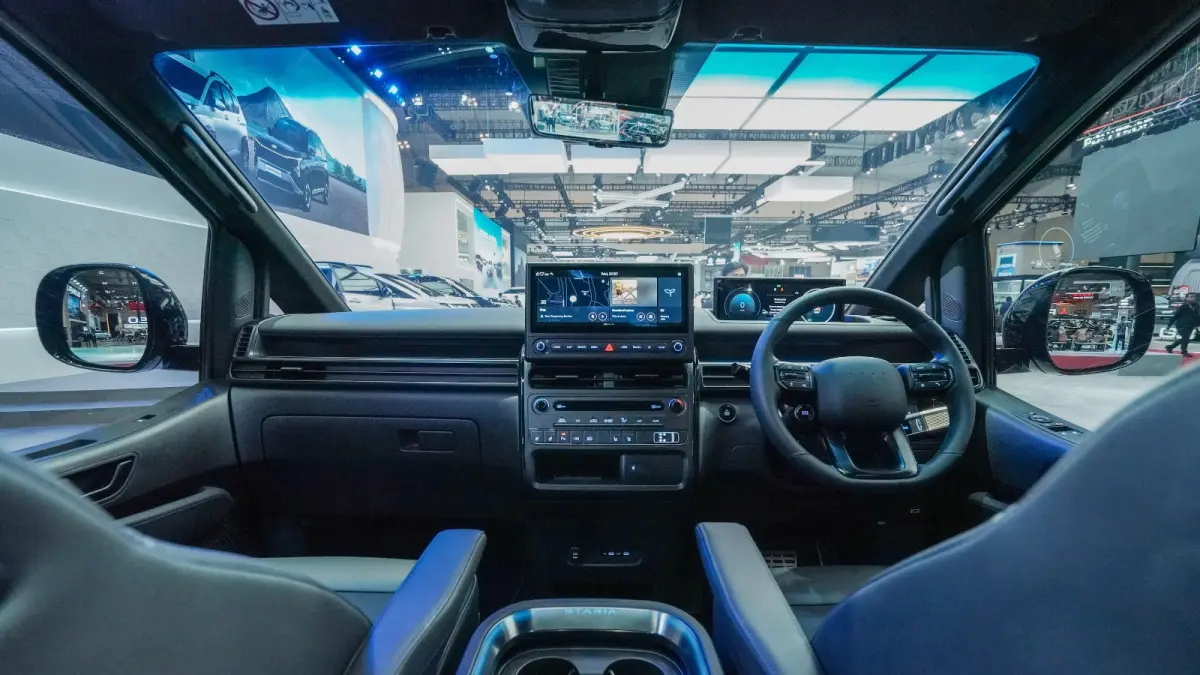 Interior the New STARIA