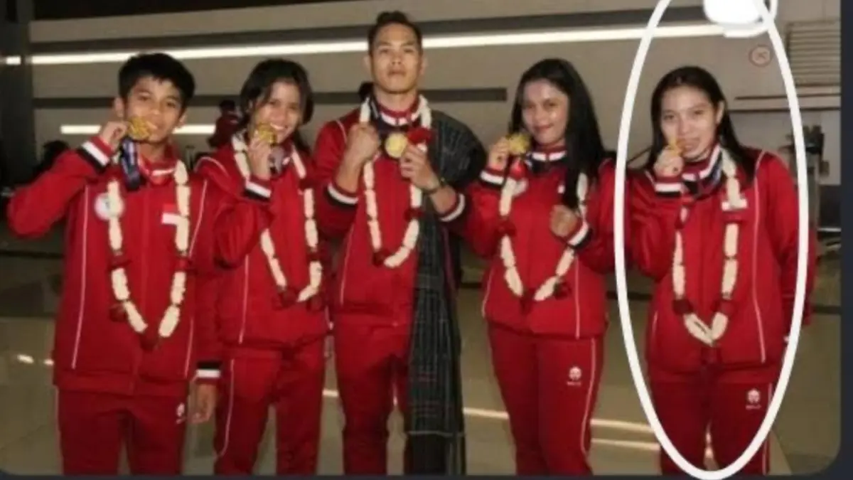 Banggakan Indonesia. Mutiara Pricilia Rori paling kanan bersama rekan rekannya peraih medali emas