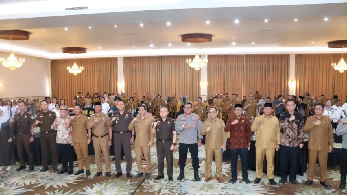 Bupati Oskar mendukung penegakan hukum korupsi pertambangan melalui penerapan sanksi kumulatif demi memulihkan kerugian negara dan lingkungan.
