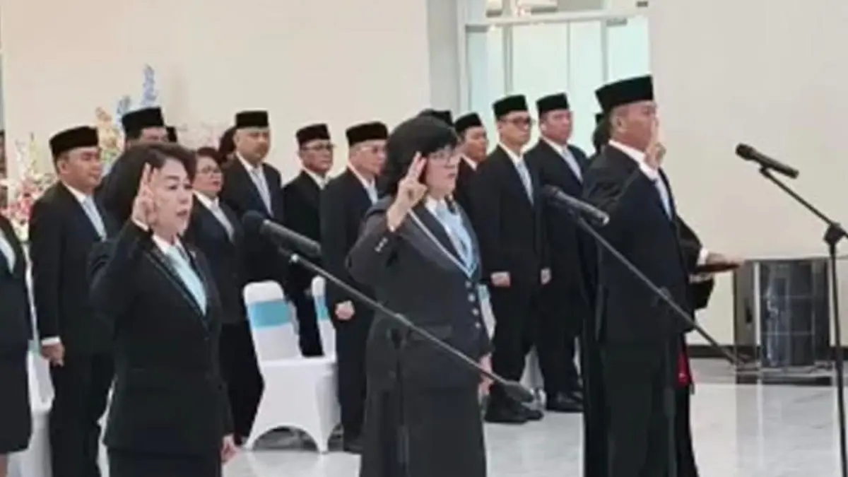 Pejabat yang dilantik Gubernur Yulius Selvanus, Rabu (5/8).