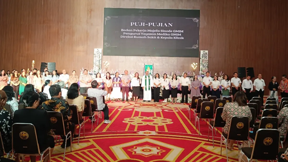 Bersyukur: BPMS GMIM bersama Keluarga Besar Yayasan Medika dalam sukacita ibadah syukur HKG tahun 2026 di Mission Center, kemarin.