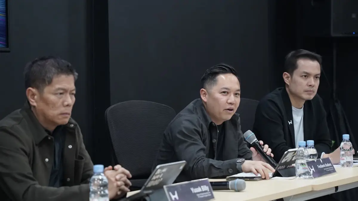 [Kiri-Kanan]-Yusak Billy - Sales & Marketing Director PT Honda Prospect Motor - Ferdianto Budiono - Sales & Marketing Division Head PT Honda Prospect Motor - Hendra Kustiawan-Director Honda Jakarta Center