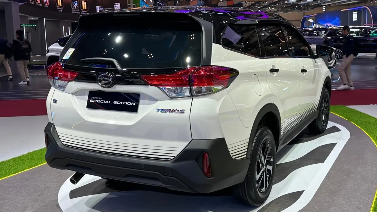 Tampak Belakang Terios Special Edition