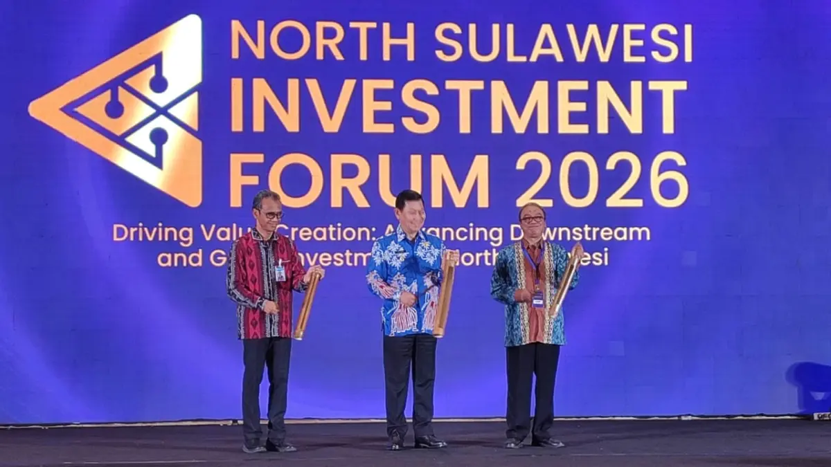 Direktur Wilayah III Kementerian Investasi dan Hilirisasi/BKPM Abdul Qodir, Wagub Sulut Victor Mailangkay, Kepala BI Joko Supratikto, saat membuka acara NSIF 2026, Jumat (7/8).