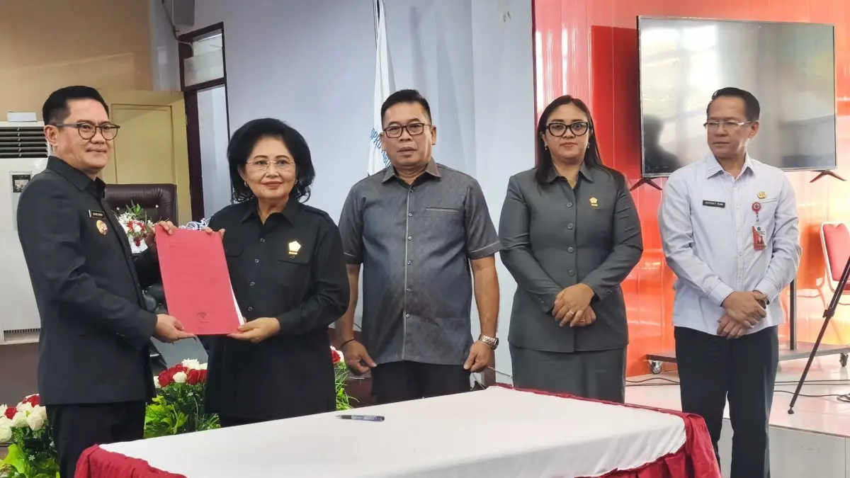 Pemkab Minut dan DPRD Minut saat penandatanganan nota kesepakatan dalam Rapat Paripurna DPRD Minahasa Utara KUA-PPAS 2027.