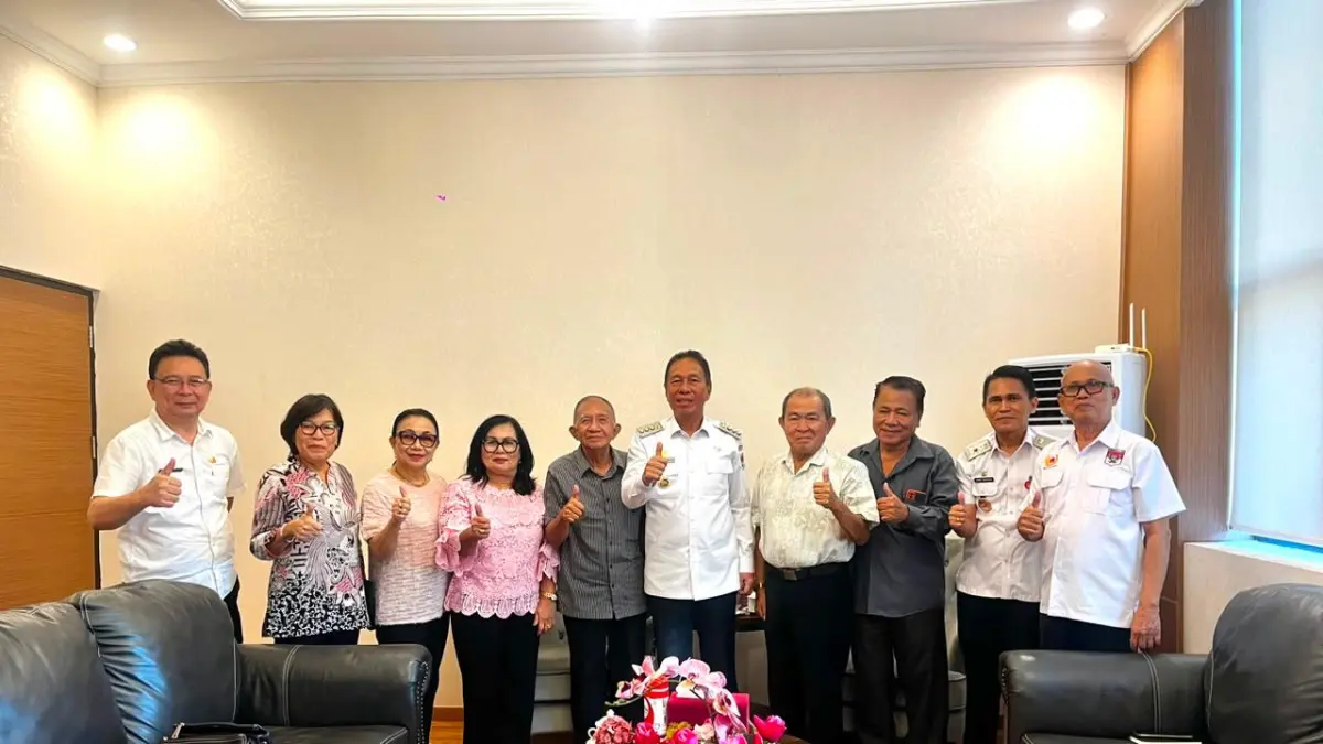 SINERGI: Bupati Minahasa Selatan Franky Donny Wongkar, saat menerima pengurus Dewan Pendidikan Kabupaten Minahasa Selatan periode 2026–2031 di Kantor Bupati Minsel, Rabu (12/8). Pertemuan membahas penguatan sinergi dalam peningkatan mutu pendidikan di daerah.