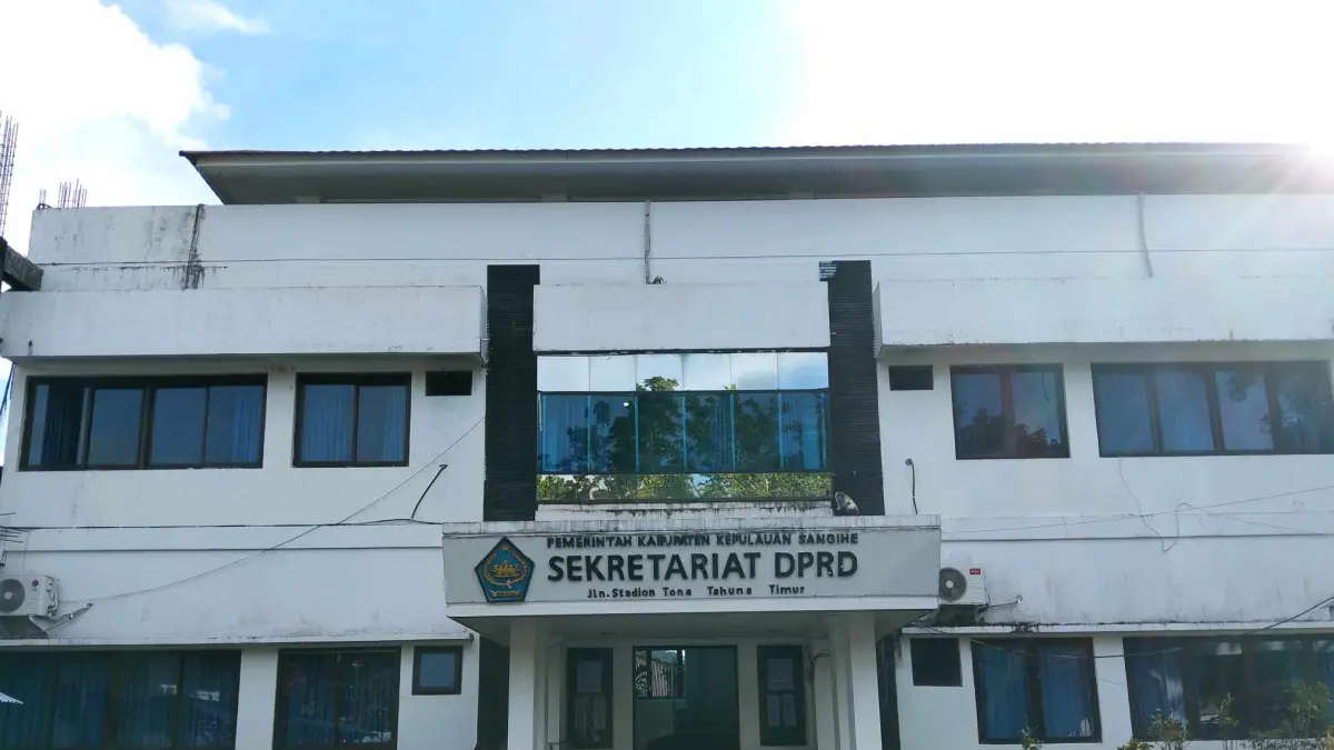 Kantor Sekretariat DPRD Kabupaten Kepulauan Sangihe.