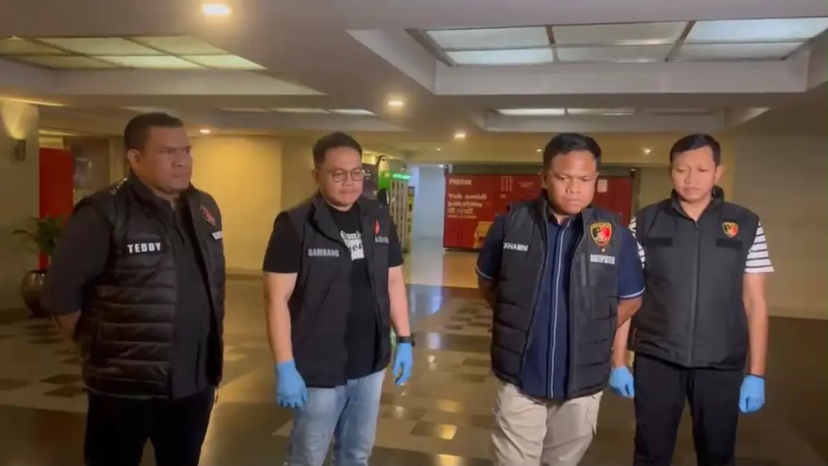 Direktorat Tindak Pidana Tertentu (Dittipidter) Bareskrim Polri mengungkap dugaan jaringan penambangan emas ilegal yang hasilnya diproses dan akan diselundupkan ke luar negeri, khususnya ke Dubai.
