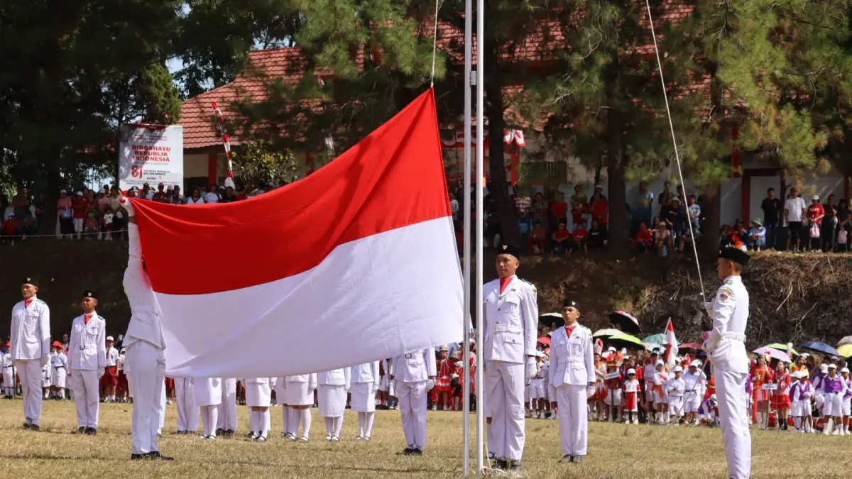 SUKSES: Antusiasme masyarakat mewarnai rangkaian kegiatan HUT ke-81 Proklamasi Kemerdekaan RI di Kecamatan Kumelembuai. Pelaksanaan kegiatan berlangsung meriah, aman dan tertib serta mendapat apresiasi dari masyarakat.