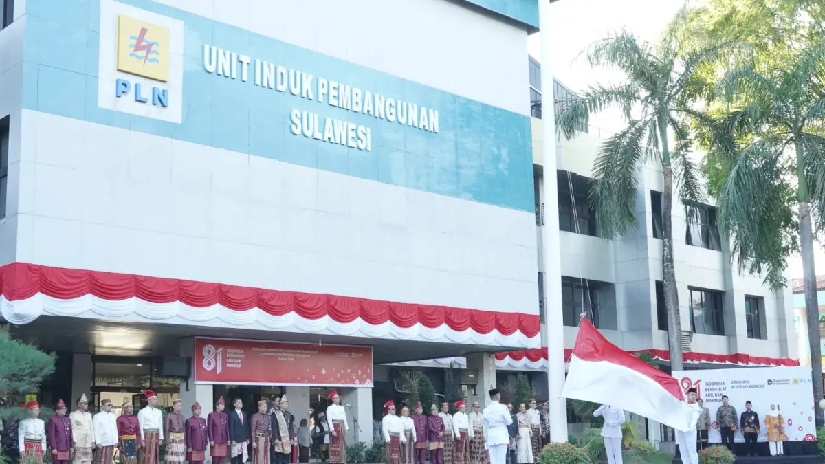 Upacara Bendera dalam rangka HUT ke-81 RI di Kantor PLN UIP Sulawesi.