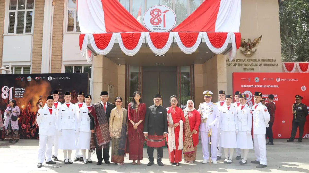 Upacara bendera dalam rangka Hari Ulang Tahun (HUT) RI ke-81 yang diselenggarakan di KBRI
Beijing berlangsung khidmat namun meriah pada tanggal 17 Agustus 2026 lalu. 