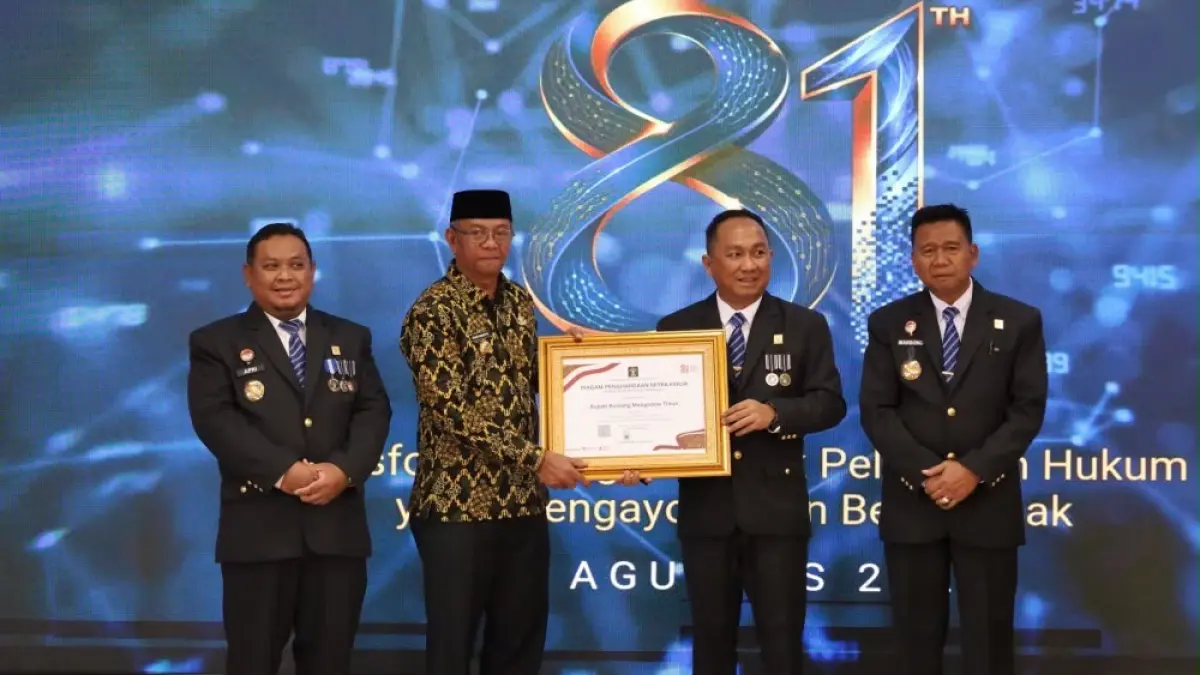Pemkab Boltim meraih tiga penghargaan Kementerian Hukum atas reformasi hukum dan kerja sama pembentukan regulasi kekayaan intelektual.