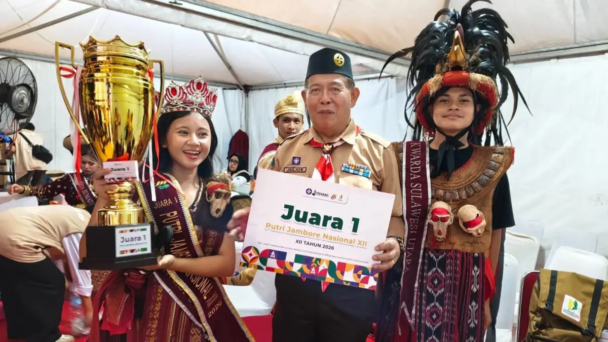 Putri Jambore Nasional Angellovely Djafar didampingi Kak Julius Ondang dan Amrafel Chandra Salindeho.(Dok Istimewa)