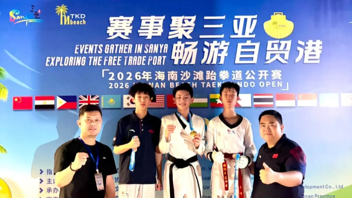 HARUMKAN SULUT: Giovano Gikey Mandagi, atlet Taekwondo Sulawesi Utara dari Dojang Champion Taekwondo Club sekaligus Atlet Pelatnas Junior, sukses memborong dua medali dalam dua ajang internasional di China.