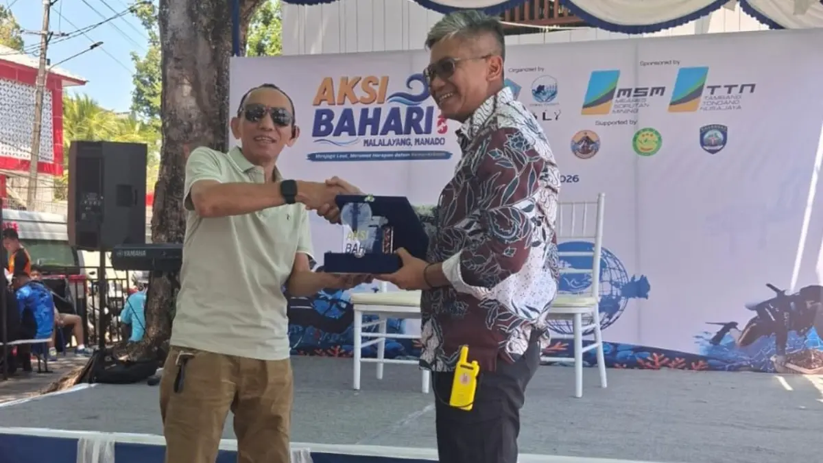 Hery Inyo Rumondor, Department Head External Relation, juga menerima penghrgaan atas dukungan perusahaan terhadap Aksi Bahari 2026.