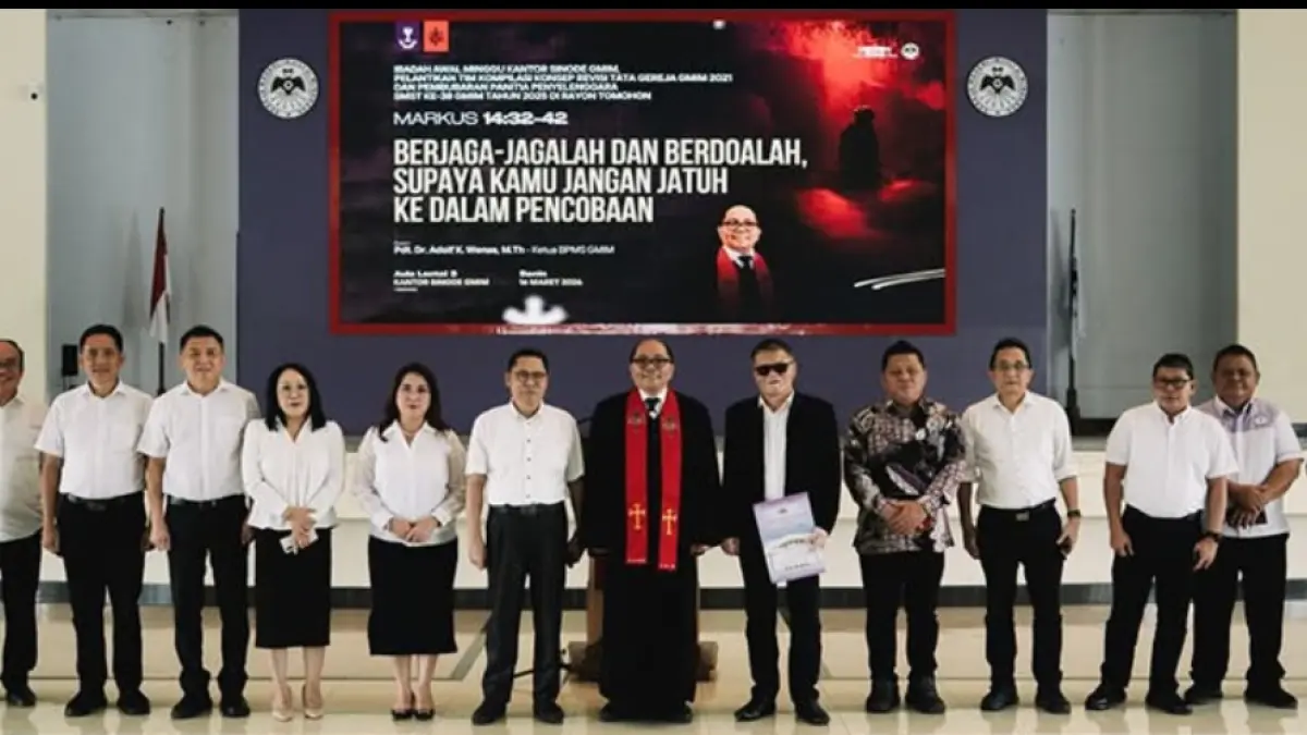 
Ketua BPMS GMIM, Pdt. Dr. Adolf Katuuk Wenas, M.Th, didampingi BPMS GMIM Bersama Tim Kompilasi Revisi Tata Gereja GMIM Tahun 2026