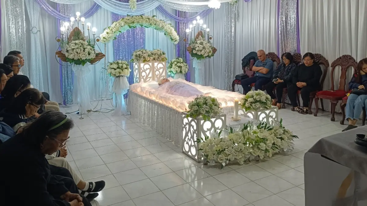 Suasana ibadah penghiburan atas meninggalnya Tilly Roeroe Tompodung, Istri almarhum Pdt Prof Dr Wilhelmus Absalom Roeroe