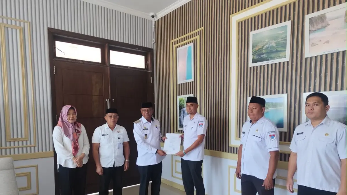 Bupati Oskar Manoppo menunjuk tiga Plt di Boltim dan menegaskan pelayanan masyarakat serta roda pemerintahan harus tetap berjalan.