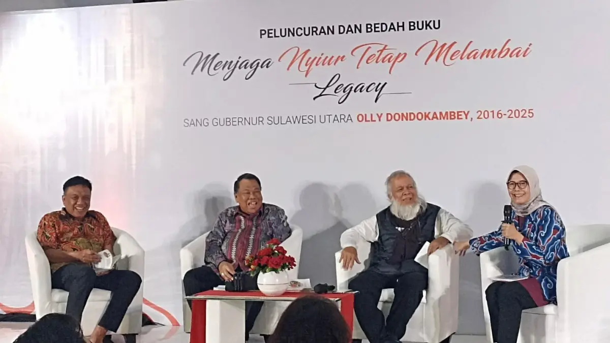 Olly Dondokambey saat peluncuran dan bedah buku tentang perjalanan kepemimpinannya di Sulawesi Utara.