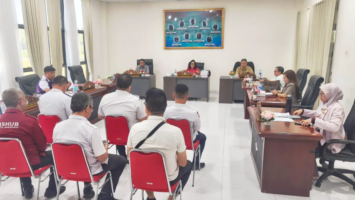 PERCEPAT: Rapat dengar pendapat Komisi 3 DPRD Manado dengan Dinas Perhubungan, Rabu (26/8) di ruang komisi
