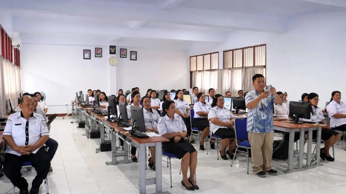 Suasana seleksi substansi bakal calon kepala sekolah yang digelar Dinas Pendidikan dan Kebudayaan Kabupaten Sangihe.