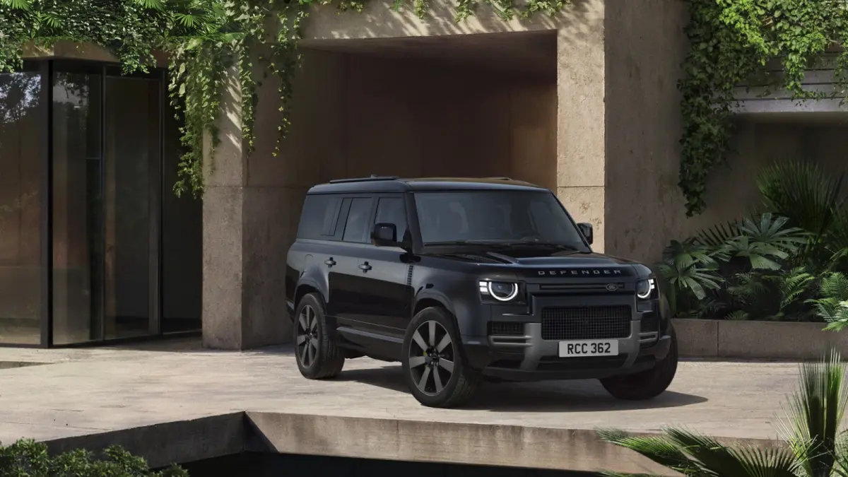 Defender Vertex terbaru hadir dengan desain lebih tangguh, fitur premium, pilihan personalisasi, dan aksesori untuk mendukung petualangan.
