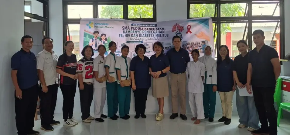 Program SMA Peduli Kesehatan Poltekkes Kemenkes Manado