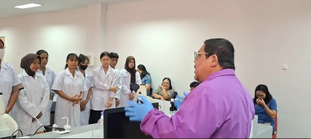 Program SMA Peduli Kesehatan Poltekkes Kemenkes Manado