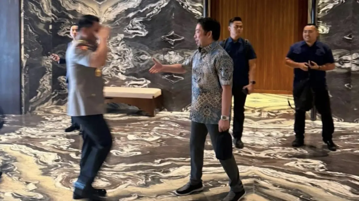 Apresiasi- Engel Glendy Saat memberikan selamat atas Promosi Komjen Pol Royke Harry Langie sebagai Asisten Utama Kapolri Bidang Operasi (Astamaops Kapolri). 
