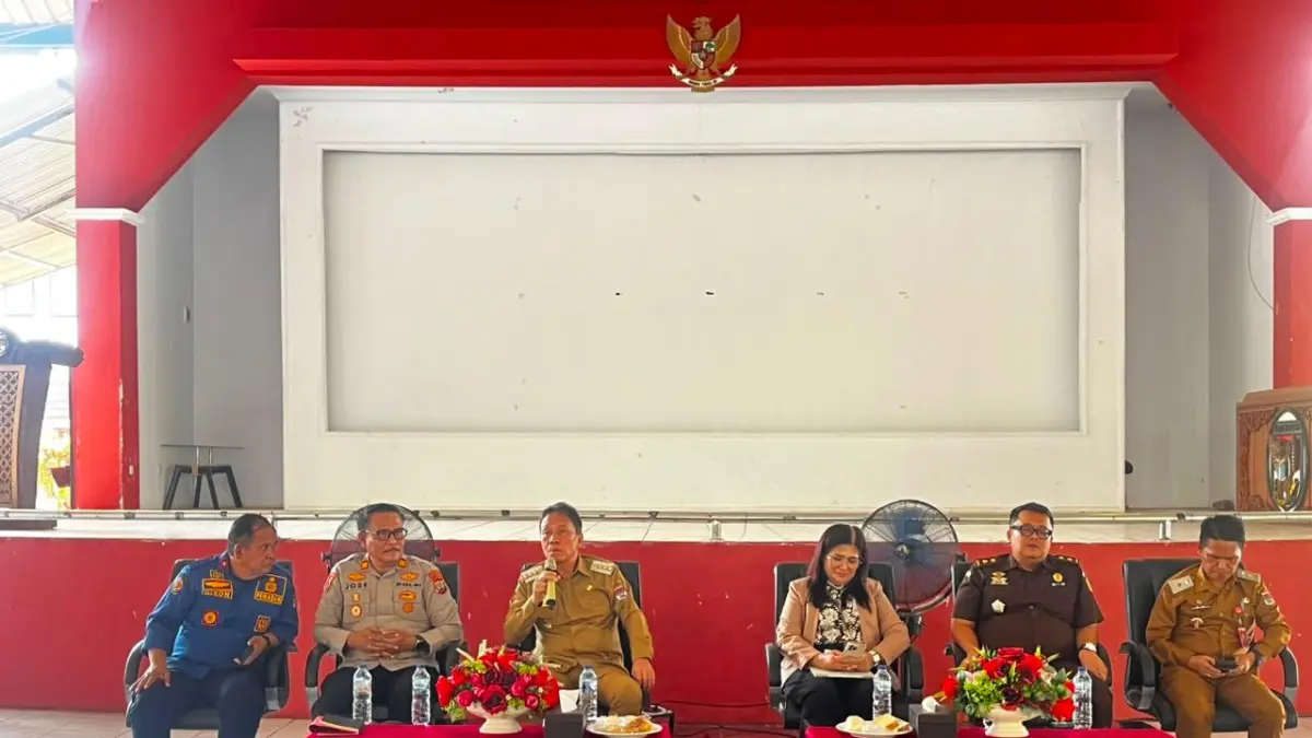 CEK ANGGOTA DAMKAR: Tatap muka dan dialog digelar di Aula Waleta Kantor Bupati Minsel, Selasa (8/9).