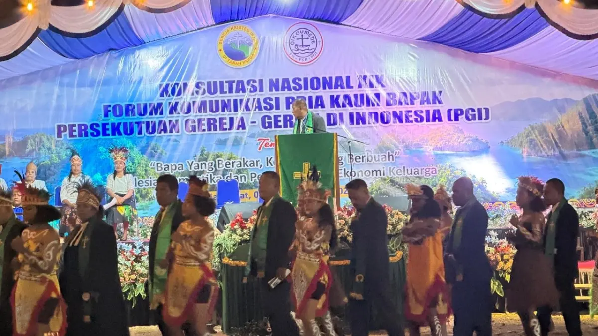Tarian adat Papua saat pembukaan 