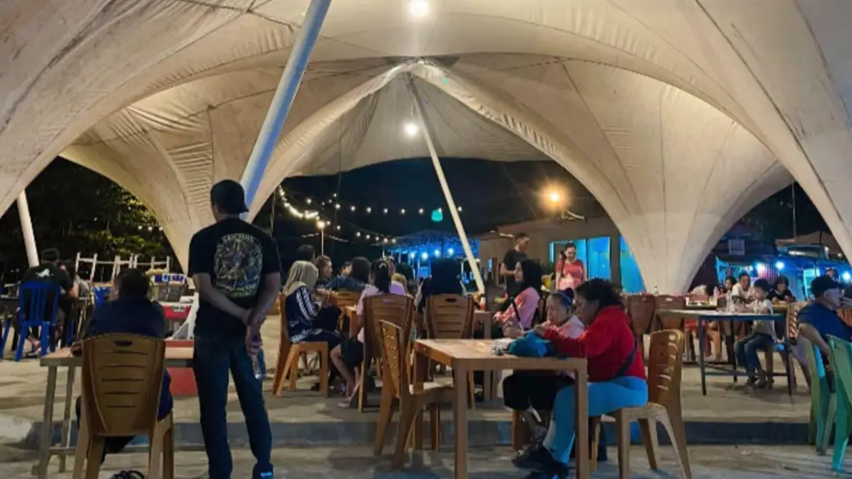 DIMINATI: Wisata Kuliner Daseng Karangria Boulevard II, Kecamatan Tuminting, Kota Manado banyak dikunjungi