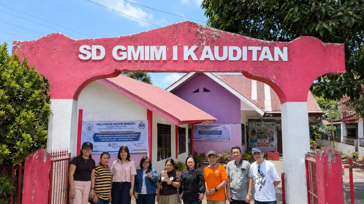 Pembuatan Instalasi Papan Nama Sekolah Berdesain Modern