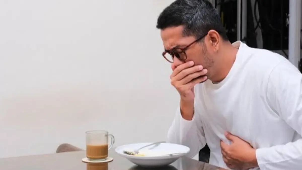 Ilustrasi orang keracunan makanan (doc: Freepik)