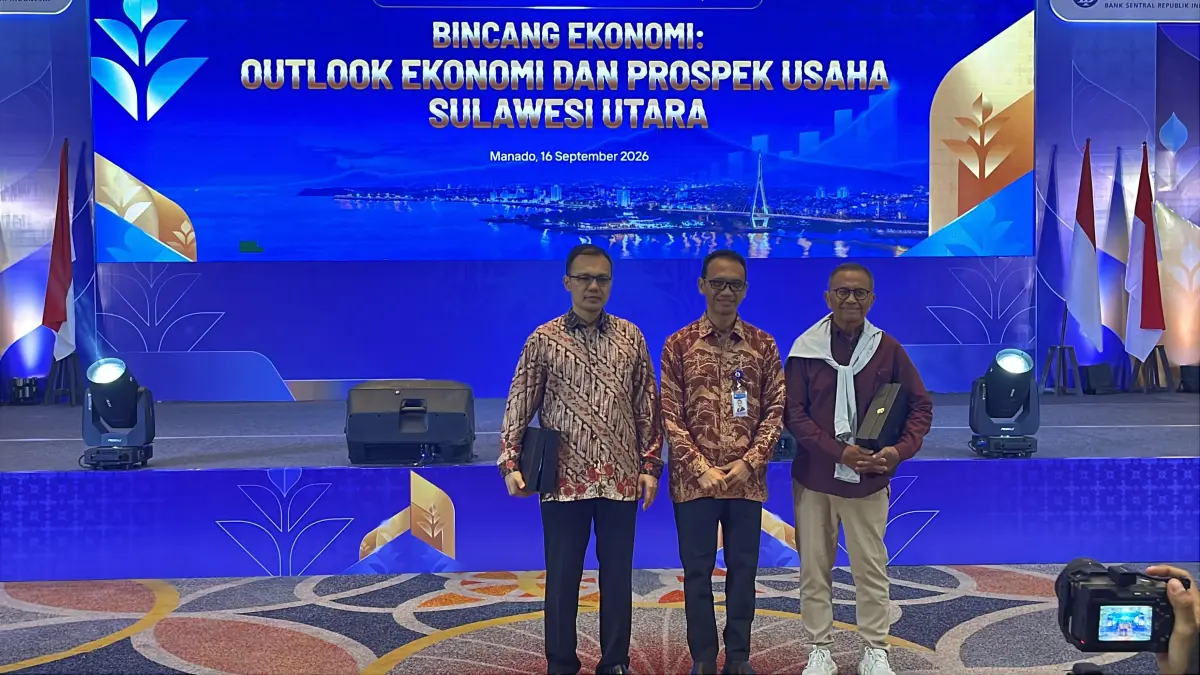 Dari kiri ke kanan: David E. Sumual, Chief Economist BCA Group,  Joko Supratikto, Kepala Perwakilan Bank Indonesia Provinsi Sulawesi Utara,  Dahlan Iskan Menteri BUMN Periode 2011-2014 dalam acara Bincang Ekonomi: Outlook Ekonomi dan Prospek Dunia Usaha Sulawesi Utara, Rabu (16/9/2026), di Four Points by Sheraton Manado.