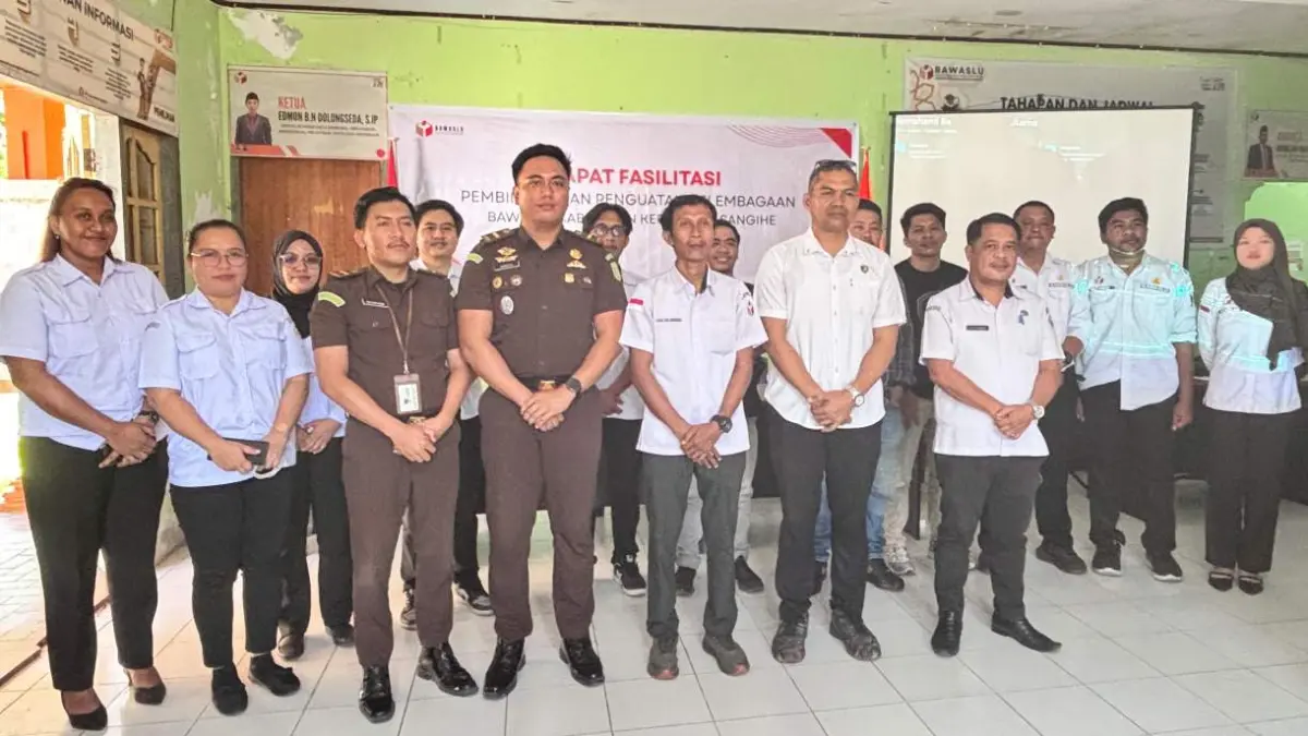Rapat fasilitasi penguatan dan pembinaan lembaga Bawaslu Kabupaten Kepulauan Sangihe, Rabu (16/9/26).