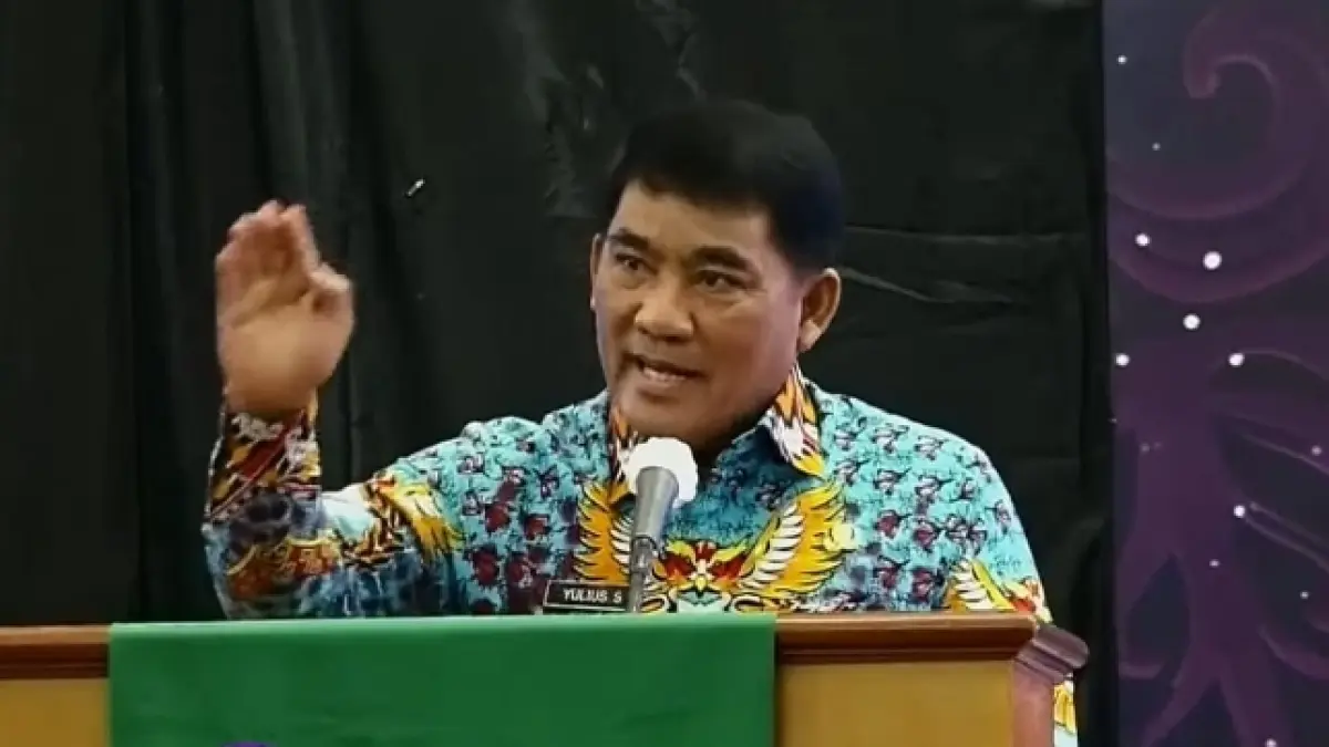 Gubernur Yulius Selvanus memberikan sambutan di SMSI ke 82 GMIM