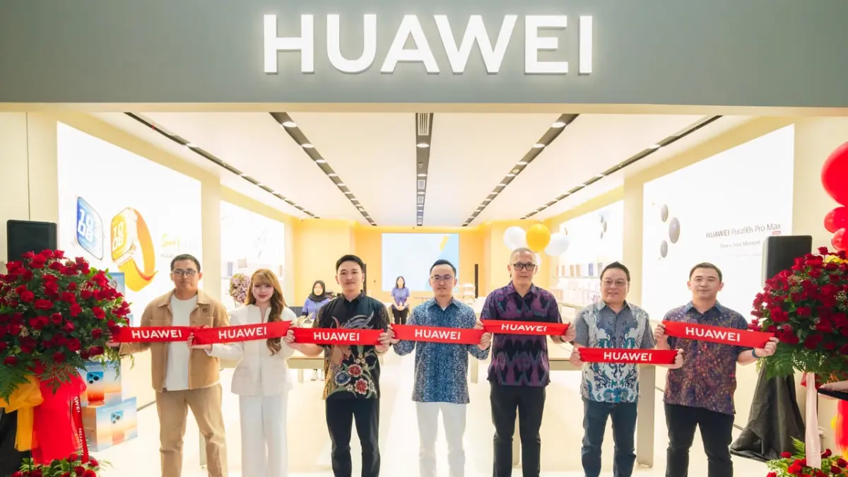 Huawei Capai Tonggak 100 HUAWEI Experience Store di Indonesia