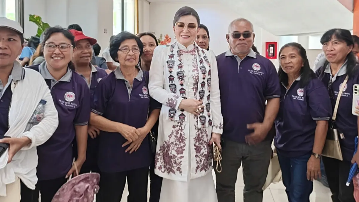 PERAYAAN: Anggota DPR RI Dr (HC) Christiany Eugenia Paruntu dalam momen peringatan Ibadah Syukur HUT ke-92 GMIM Bersinode.