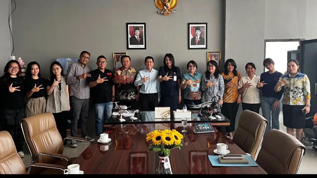 Kadis Pariwisata Prov Sulut dr Devi Tanos, saat menerima Korwil IMA Sulut Rudi Wijaya dan tim