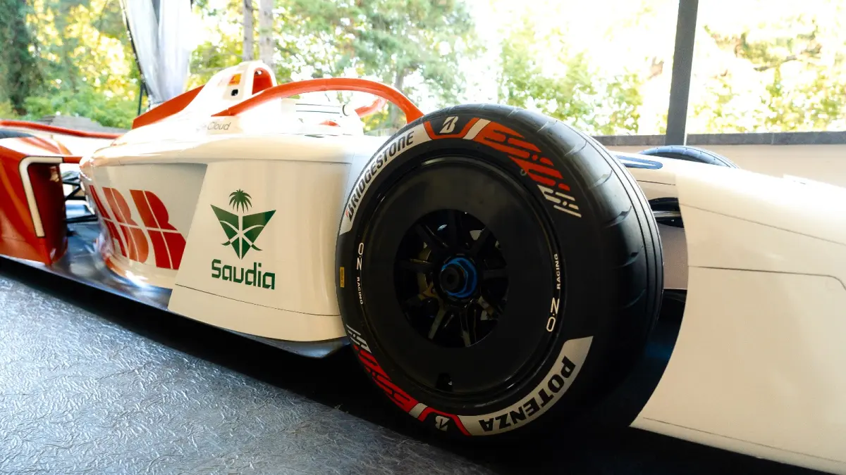 Bridgestone menghadirkan POTENZA GEN4 dengan teknologi performa dan keberlanjutan.