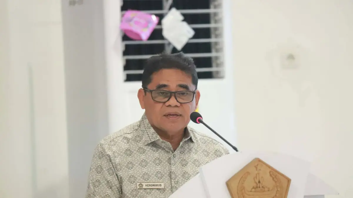 Plt Bupati Sitaro Heronimus Makainas