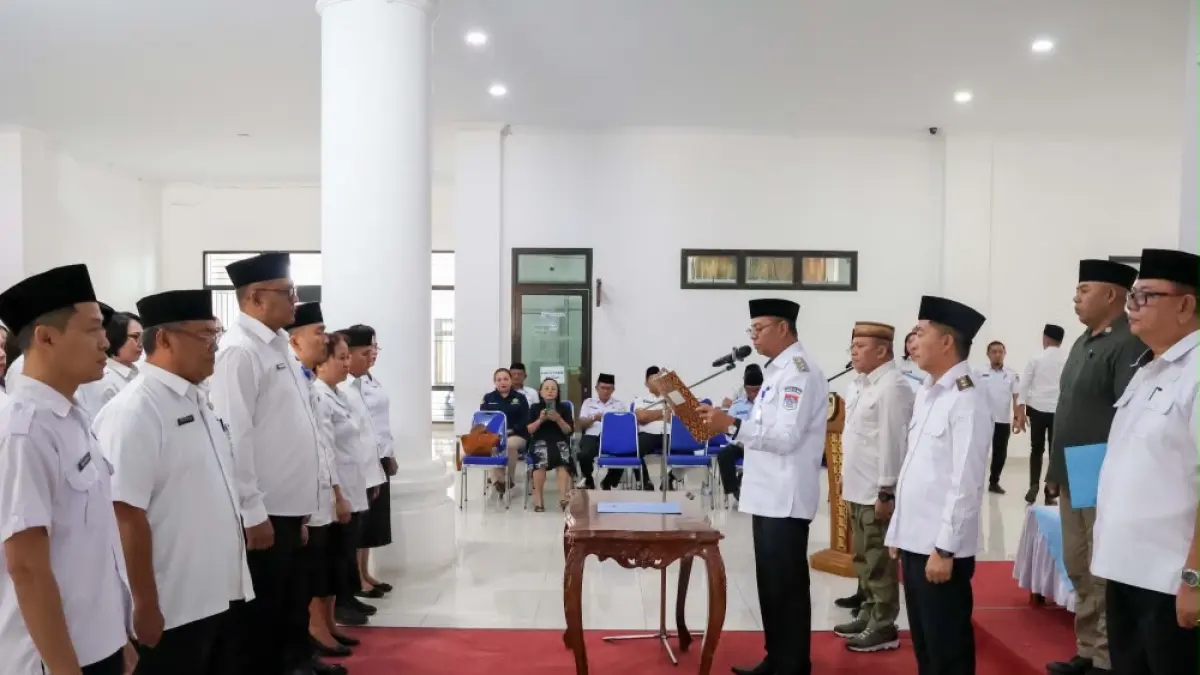Bupati Oskar melantik Pengurus Oikumene ASN Boltim 2026–2029 dan mengajak aparatur memperkuat iman, integritas serta semangat pelayanan.