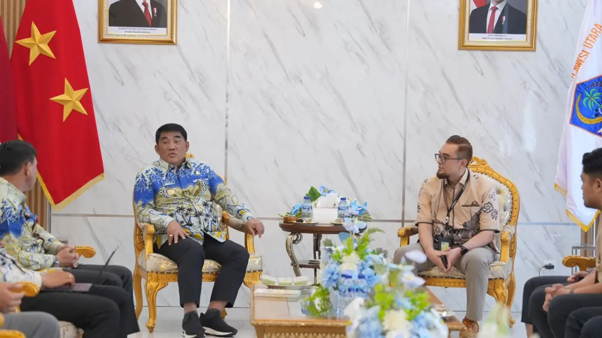 Pertamina Patra Niaga Regional Sulawesi melakukan audiensi dengan Gubernur Sulawesi Utara Mayjen TNI (Purn) Yulius Selvanus dan Kapolda Sulawesi Utara Irjen Pol Yudho Hermanto untuk memperkuat koordinasi menjaga kelancaran penyaluran BBM di wilayah SulutPertamina Patra Niaga Regional Sulawesi melakukan audiensi dengan Gubernur Sulawesi Utara Mayjen TNI (Purn) Yulius Selvanus dan Kapolda Sulawesi Utara Irjen Pol Yudho Hermanto untuk memperkuat koordinasi menjaga kelancaran penyaluran BBM di wilayah Sulut, Jumat (16/10/2026)