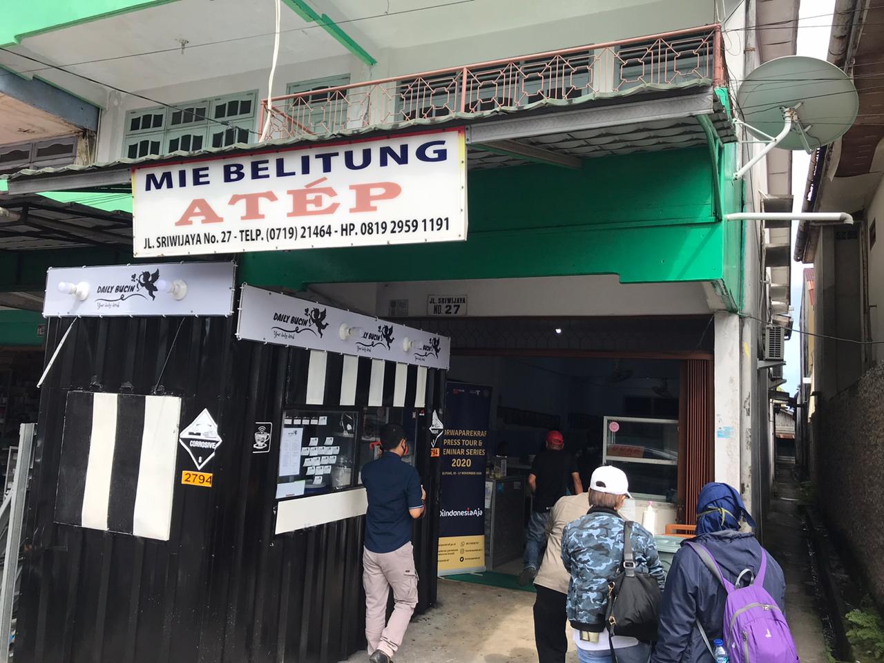 Mie Belitung Atep, salah satu kuliner khas dan wajib dicoba di Kabupaten Belitung. Foto: Foggen Bolung